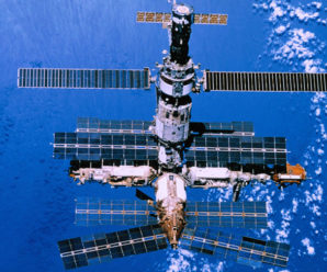 20 февраля 1986 года выведена на орбиту научная станция «Мир»