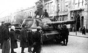 13 апреля 1944 года. Симферополь освобожден от немецко-фашистских захватчиков 